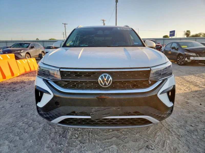 VW Taos SE 4MOTION, снимка 5 - Автомобили и джипове - 53278136