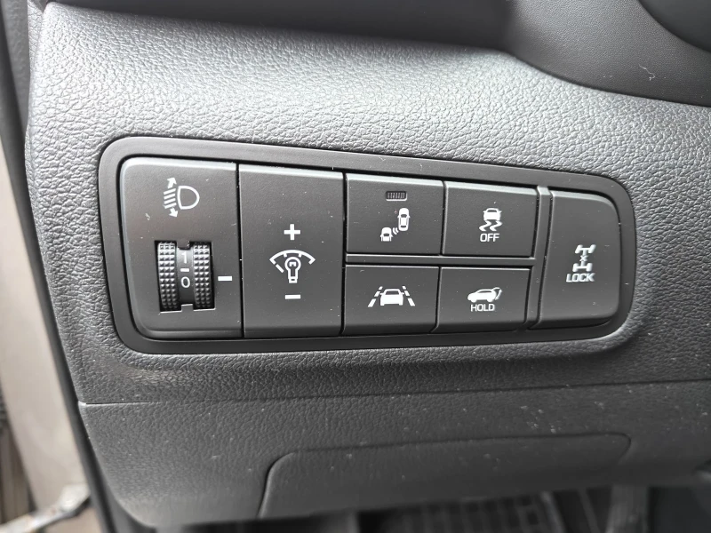 Hyundai Tucson 2.0 AWD 184hp, снимка 8 - Автомобили и джипове - 53597535