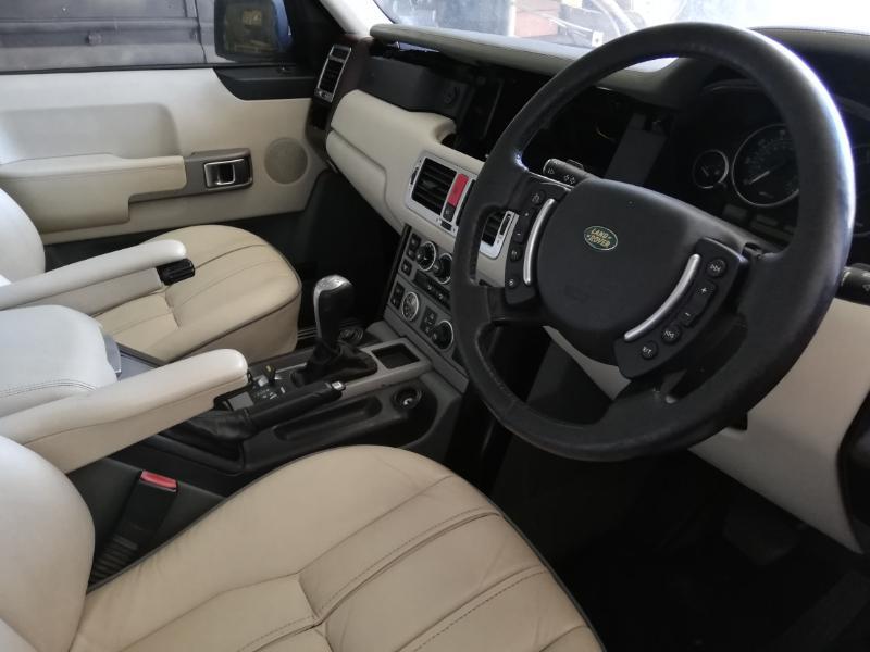 Land Rover Range rover Vogue 4.4 V8, снимка 3 - Автомобили и джипове - 44587958