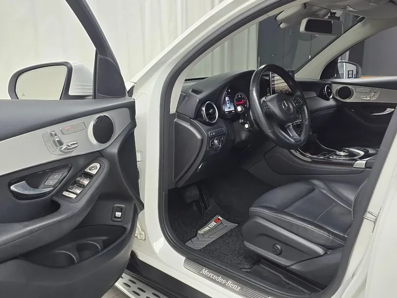 Mercedes-Benz GLC 220 D 4MATIC COUPE, снимка 9 - Автомобили и джипове - 54864822