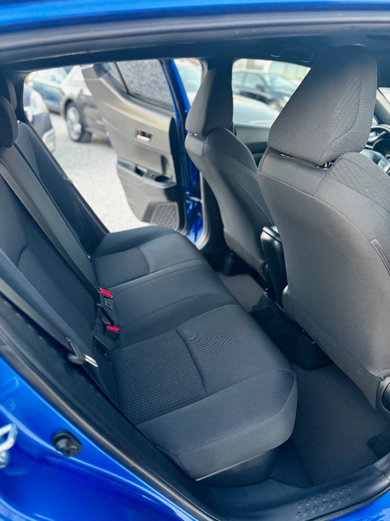 Toyota C-HR 1.8 Hybride 122 - изображение 8