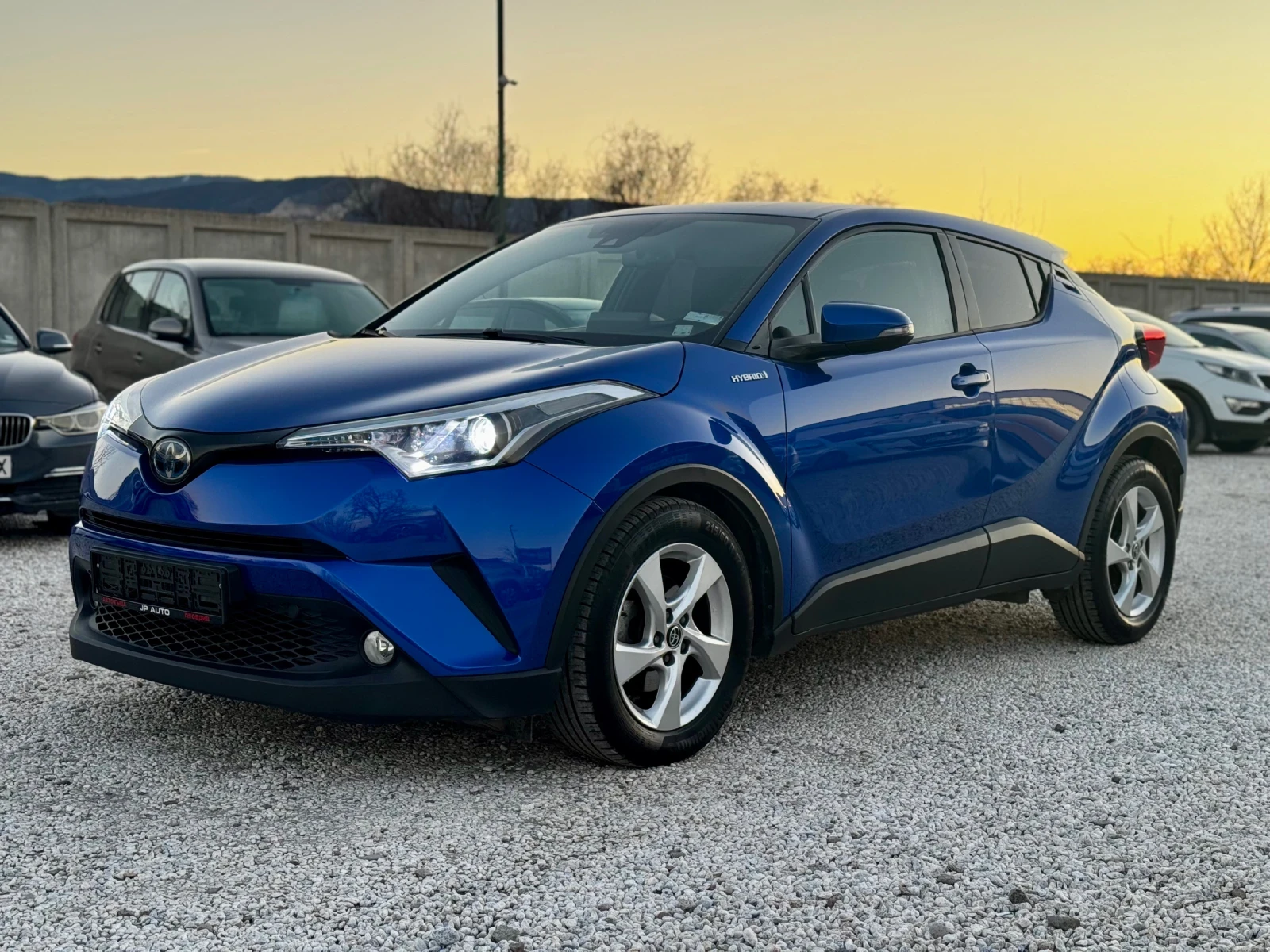 Toyota C-HR 1.8 Hybride 122 - изображение 3