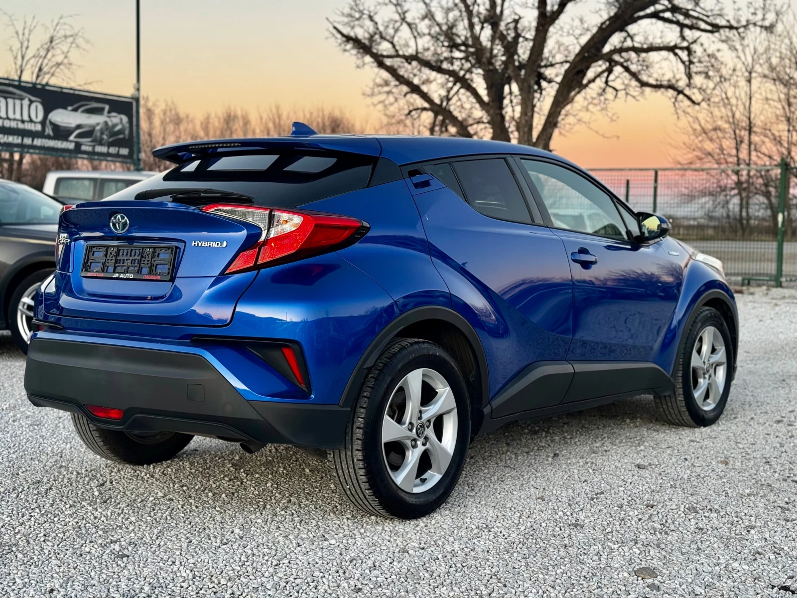 Toyota C-HR 1.8 Hybride 122 - изображение 6