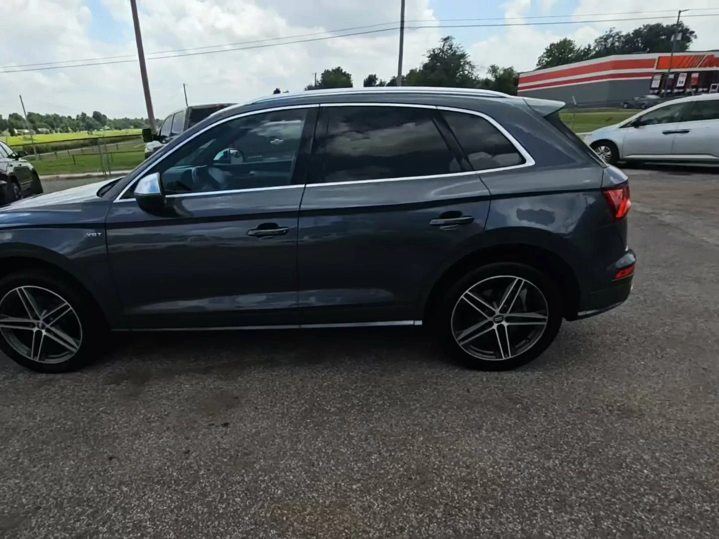 Audi SQ5 MATRIX* DIGITAL* B&O* KEYLESS* PANO* 1ВИ СОБСТВЕНИ - изображение 4