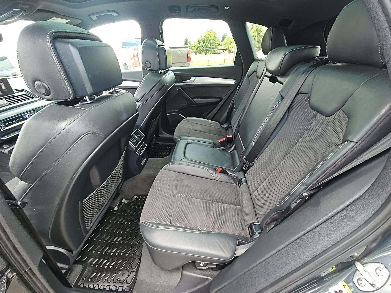 Audi SQ5 MATRIX* DIGITAL* B&O* KEYLESS* PANO* 1ВИ СОБСТВЕНИ - изображение 10