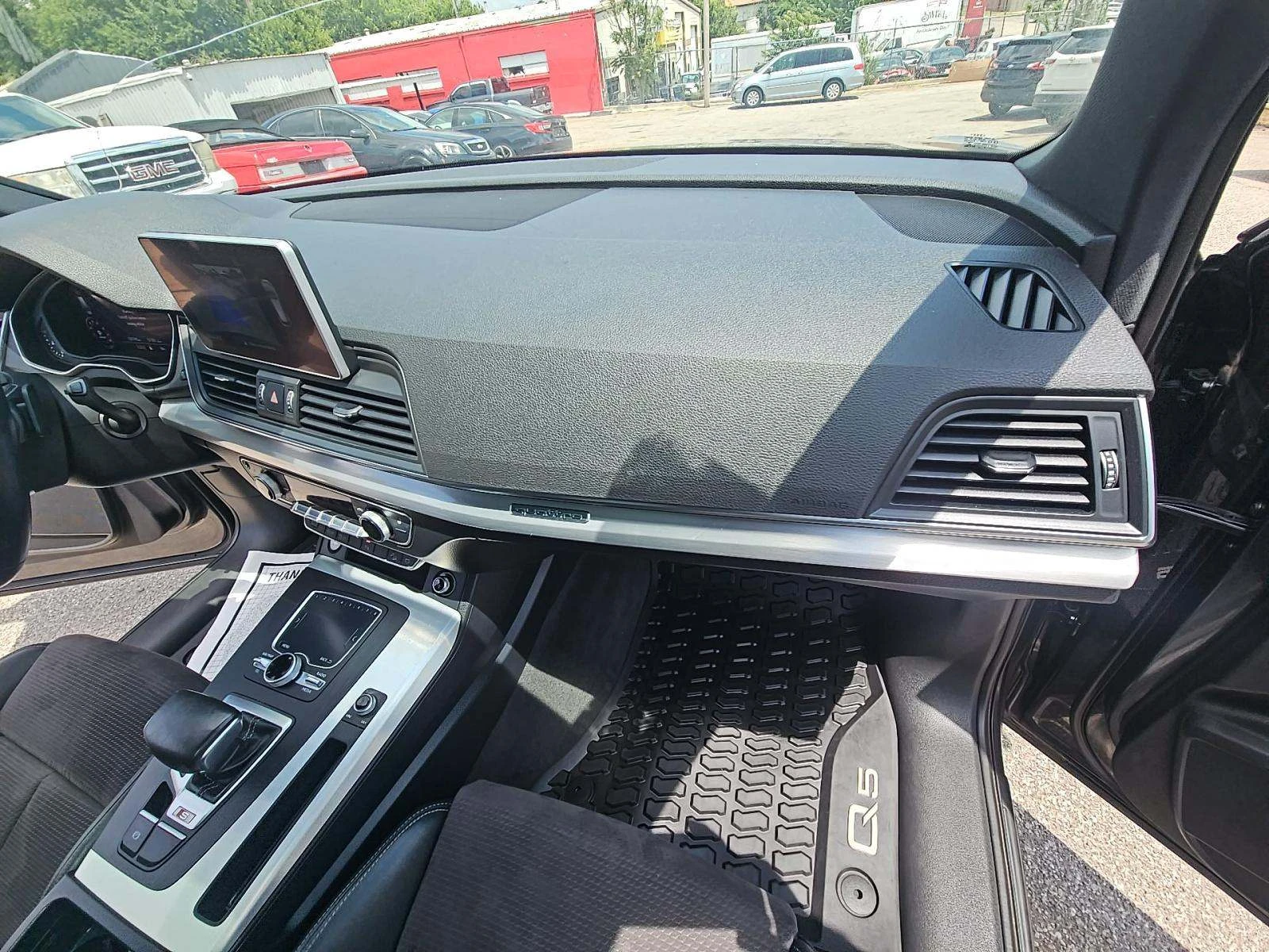 Audi SQ5 MATRIX* DIGITAL* B&O* KEYLESS* PANO* 1ВИ СОБСТВЕНИ - изображение 9