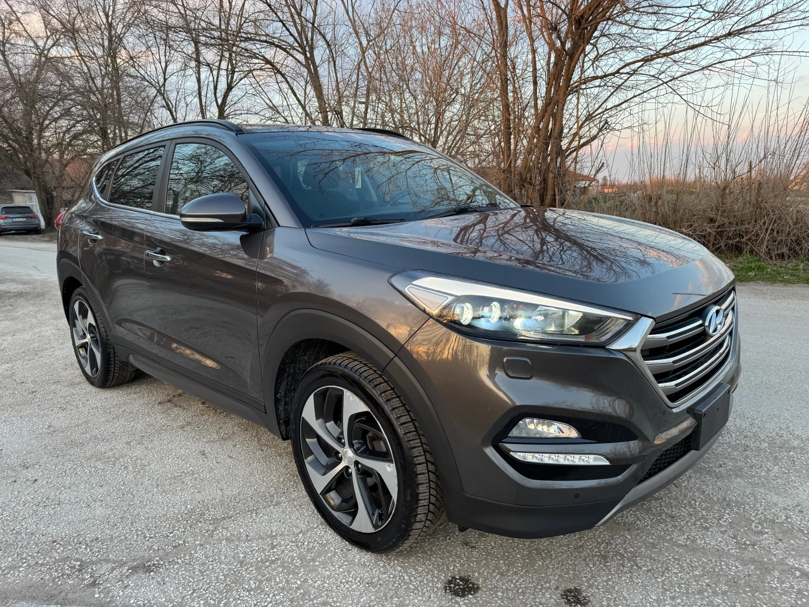 Hyundai Tucson 2.0D 4x4 136кс 6-ск.Панорама.Подгрев.2-ключа.Нави., снимка 6 - Автомобили и джипове - 53738863