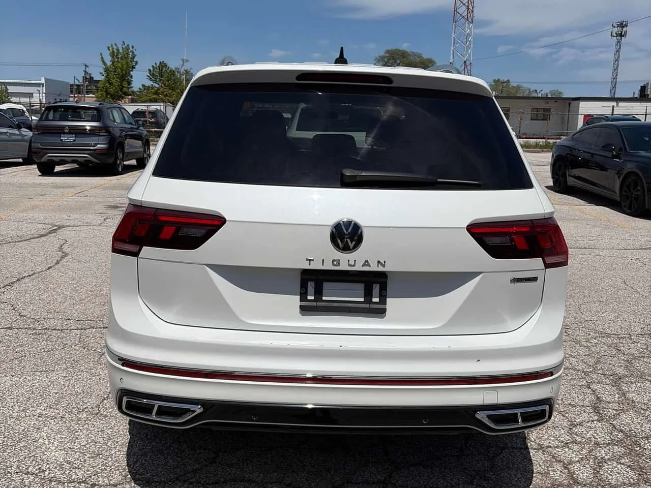 VW Tiguan Highline R Line/ОБДУХВАНЕ/ПАНОРАМА, снимка 5 - Автомобили и джипове - 54764011