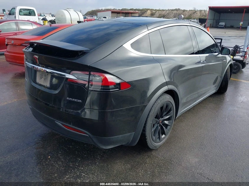 Tesla Model X P90D AWD, снимка 4 - Автомобили и джипове - 55127065