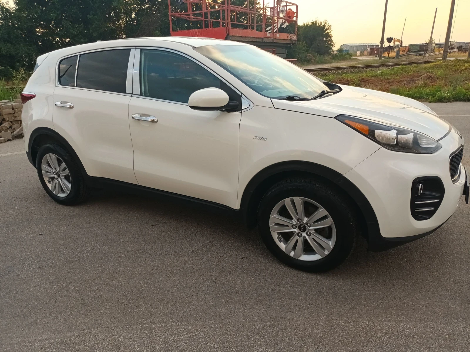 Kia Sportage 2.4 бензин 4х4, снимка 5 - Автомобили и джипове - 55172576