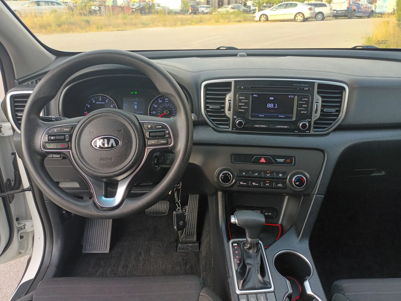 Kia Sportage 2.4 бензин 4х4, снимка 9 - Автомобили и джипове - 55172576