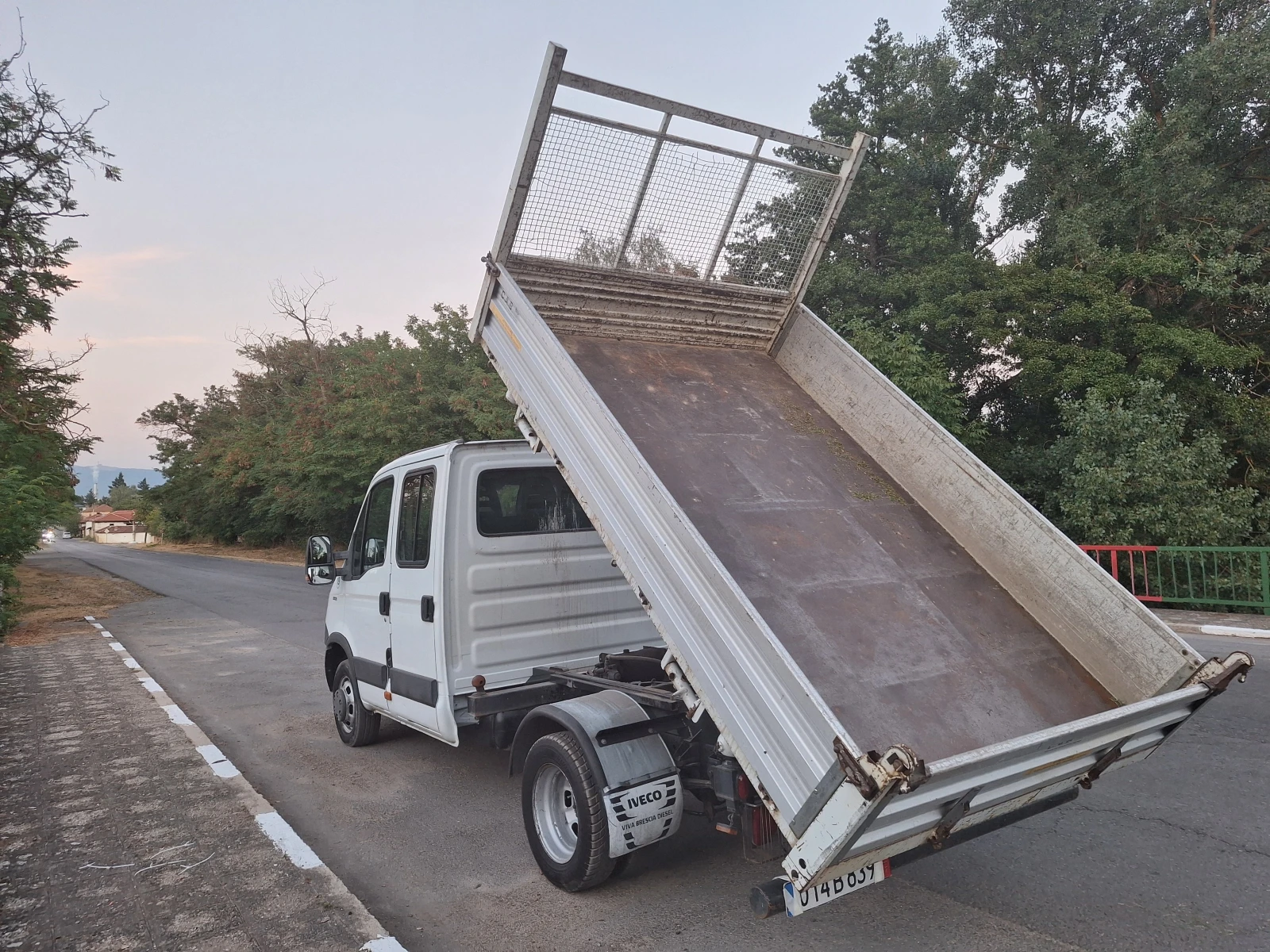 Iveco Daily 35C13 Климатик Б-категория 7-местен, снимка 5 - Бусове и автобуси - 55879398