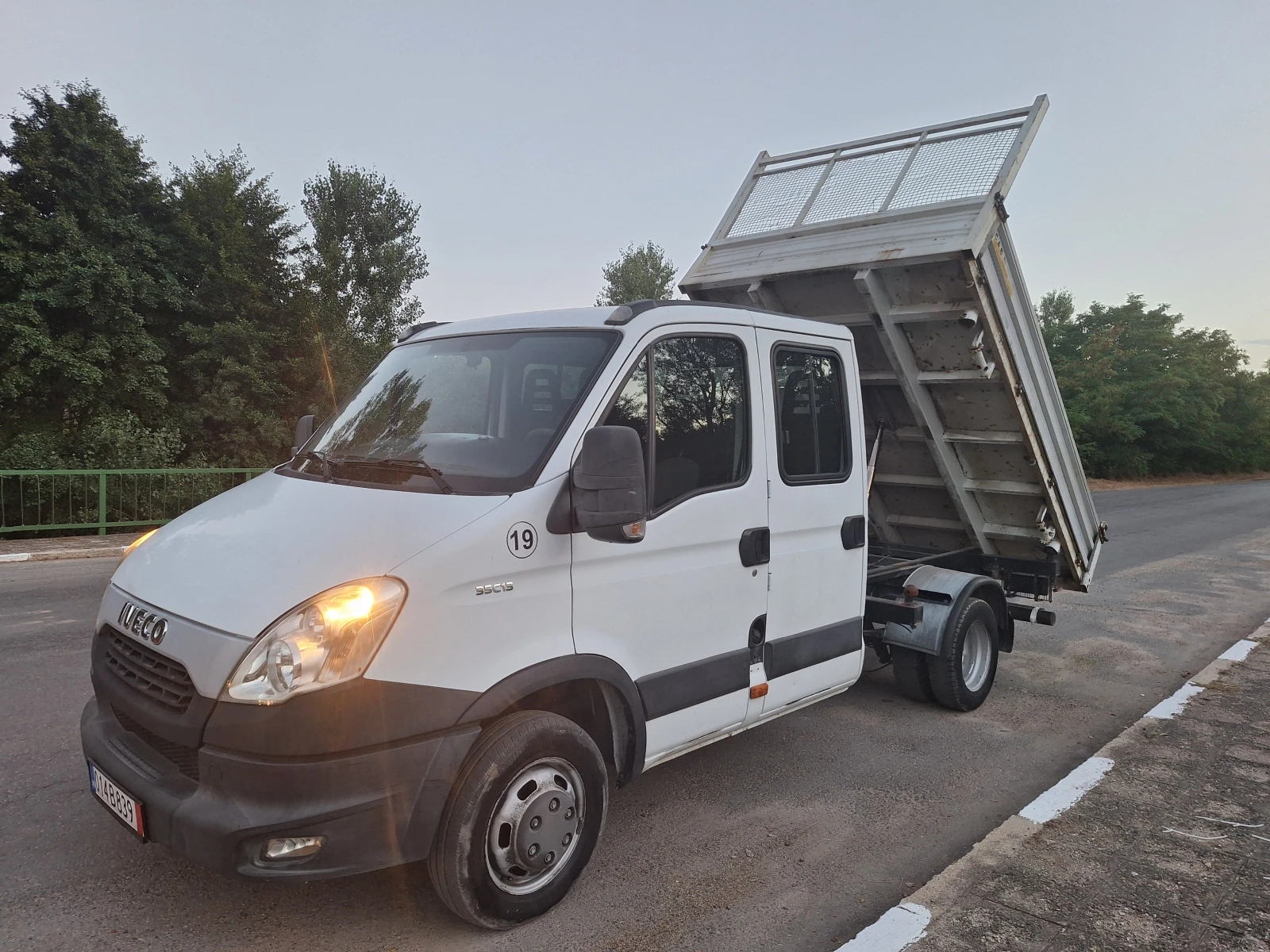 Iveco Daily 35C13 Климатик Б-категория 7-местен