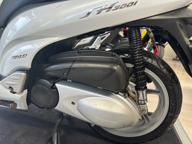 Honda Sh 300i 2010г. регистриран, снимка 14 - Мотоциклети и мототехника - 53019883