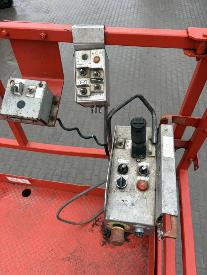 Автовишка Друга марка Skyjack SJ9250, снимка 10 - Индустриална техника - 53417533