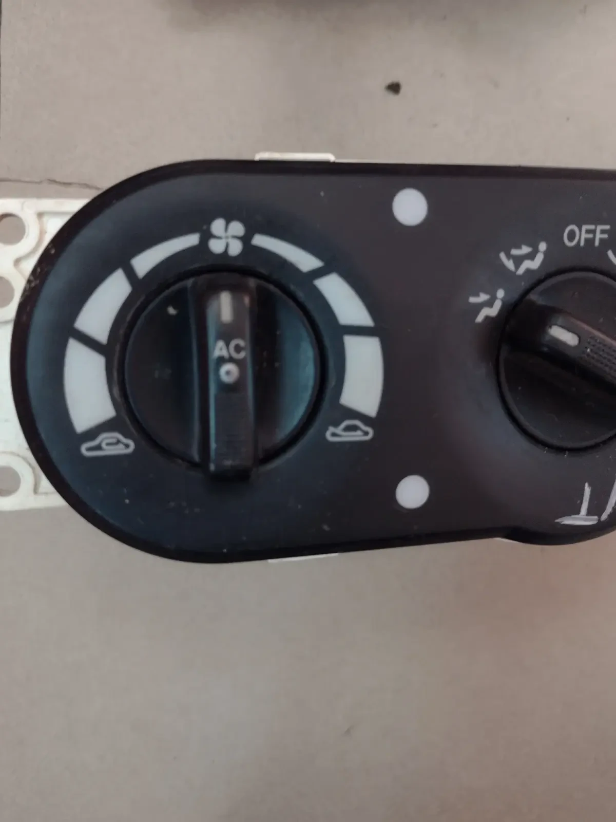 YL8H19980D    MAZDA Tribute  (2000-2007)  YL8H-19980-D | Mobile.bg   4