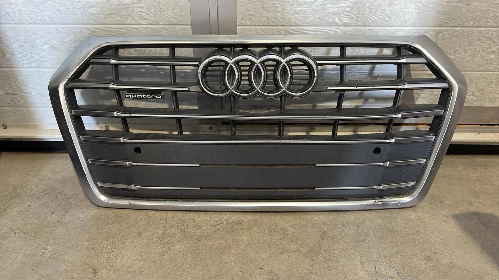 Решетка за предна броня за Audi Q5, снимка 6 - Части - 54093341