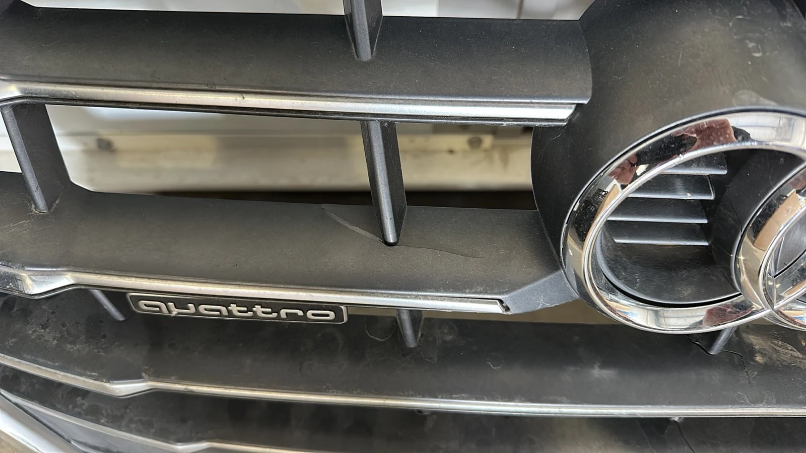 Решетка за предна броня за Audi Q5, снимка 5 - Части - 54093341