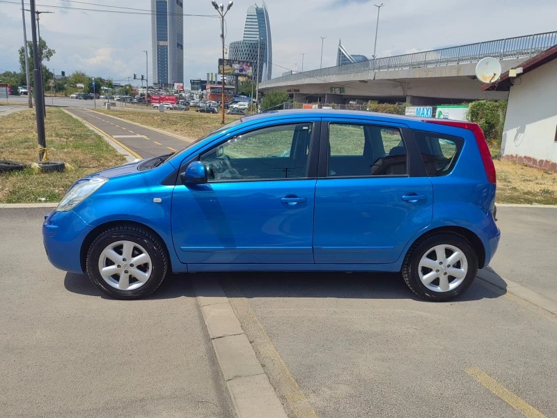 Nissan Note 1.6i, снимка 8 - Автомобили и джипове - 46684335