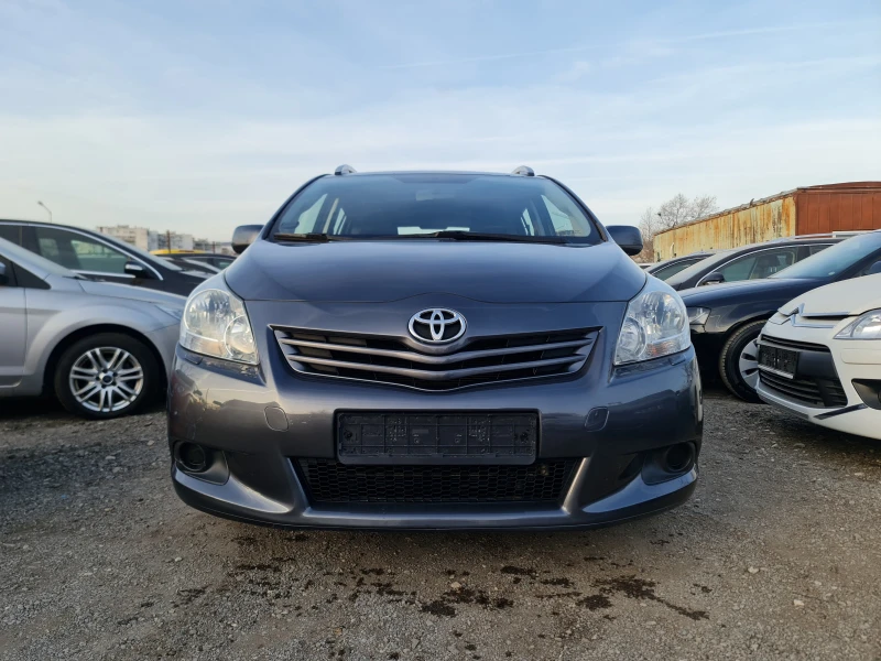 Toyota Verso КАТО ЧИСТО НОВА, снимка 2 - Автомобили и джипове - 47272524