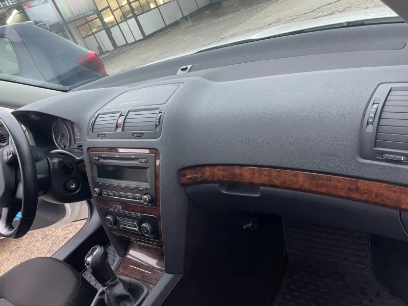 Skoda Octavia 2.0 TDI 140 4X4, снимка 9 - Автомобили и джипове - 48046274