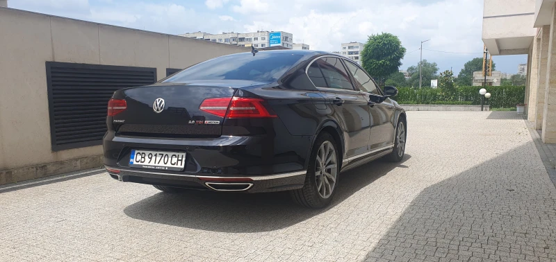 VW Passat 2.0 TDI 240к.с R-LINE, снимка 4 - Автомобили и джипове - 49114112