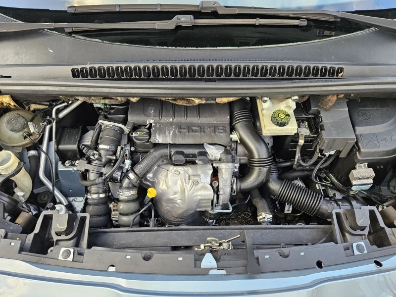 Peugeot 5008 1.6HDI-109кс= АВТОМАТ= НАВИ= АВТОПИЛОТ, снимка 17 - Автомобили и джипове - 52012465