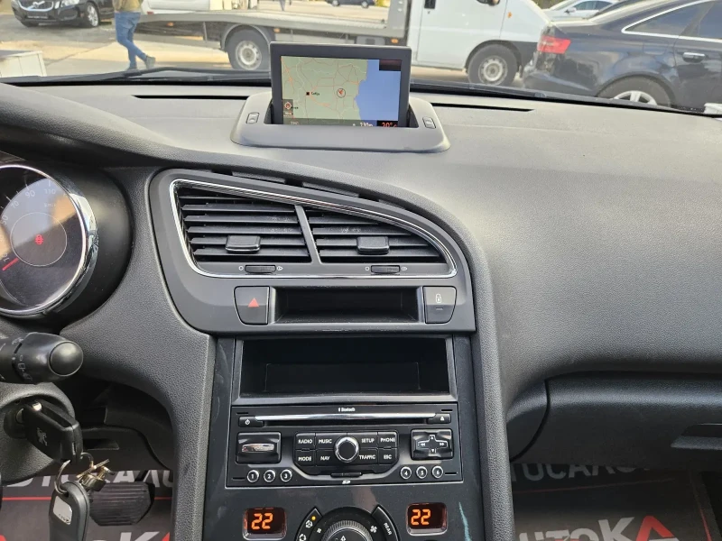Peugeot 5008 1.6HDI-109кс= АВТОМАТ= НАВИ= АВТОПИЛОТ, снимка 16 - Автомобили и джипове - 52012465