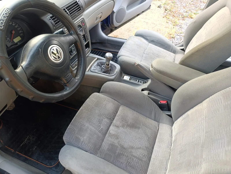 VW Passat 1.6 Газ/Бензин, снимка 12 - Автомобили и джипове - 52472446