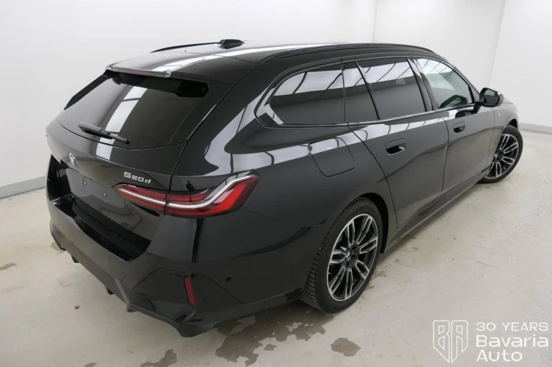 BMW 520 d xDrive Touring M Sport Paket Steptronic, снимка 3 - Автомобили и джипове - 52669811