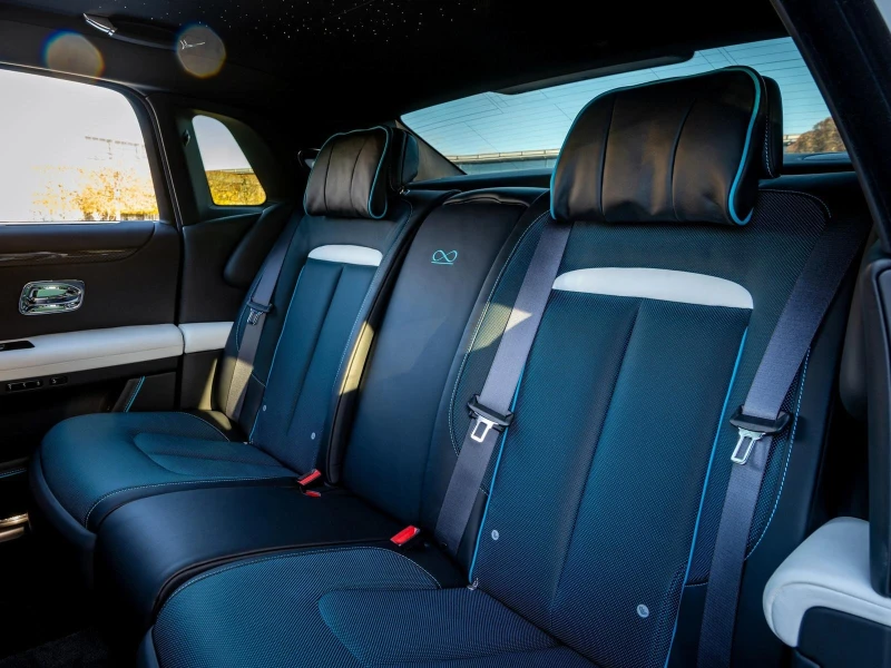 Rolls-Royce Ghost BLACK BADGE/TWO-TONE/SHOOTING STAR/, снимка 11 - Автомобили и джипове - 52810201