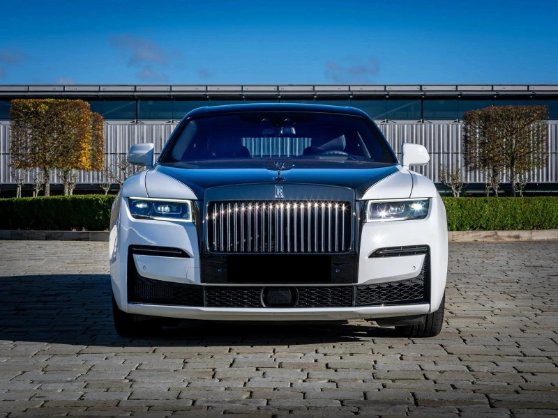 Rolls-Royce Ghost BLACK BADGE/TWO-TONE/SHOOTING STAR/, снимка 2 - Автомобили и джипове - 52810201