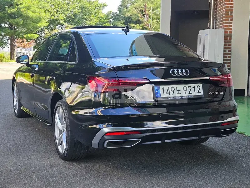 Audi A4 40TFSI* ОБДУХВАНЕ* ВКЛЮЧЕН ТЕХНОТЕСТ И ПРЕГЛЕД, снимка 4 - Автомобили и джипове - 54193158
