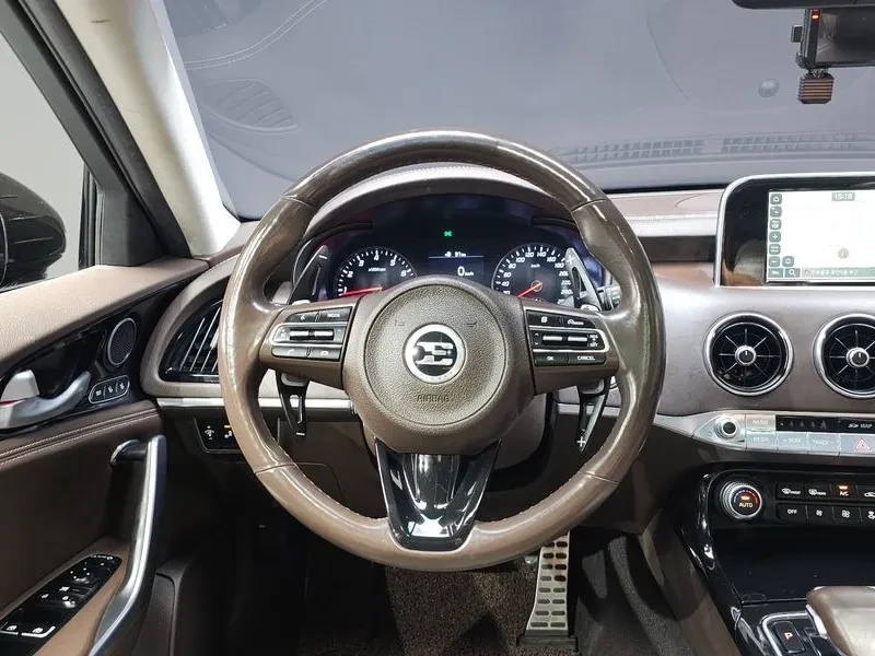 Kia Stinger 2.0 Turbo Awd Platinum, снимка 13 - Автомобили и джипове - 56118022