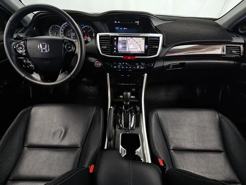 Honda Accord 2.4 9Th Generation, снимка 7 - Автомобили и джипове - 56159899