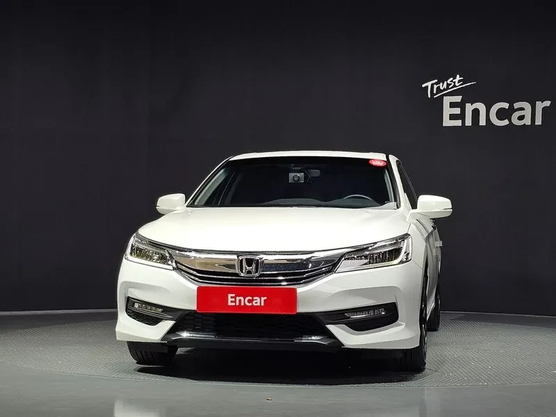 Honda Accord 2.4 9Th Generation, снимка 3 - Автомобили и джипове - 56159899