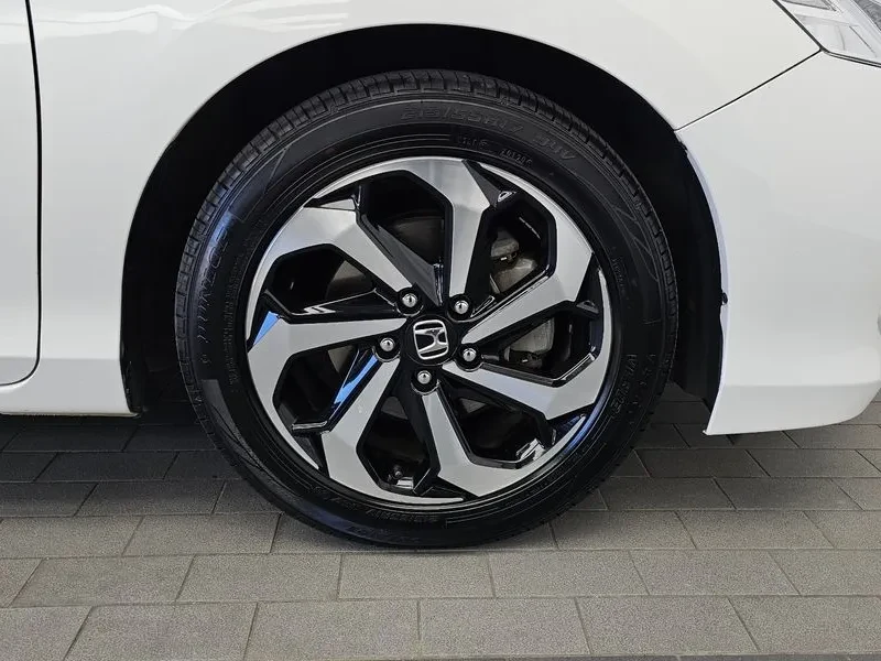 Honda Accord 2.4 9Th Generation, снимка 5 - Автомобили и джипове - 56159899