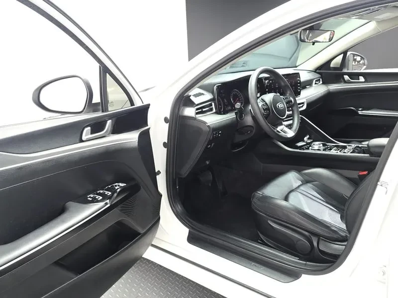 Kia K5 2.0 Trendy, снимка 10 - Автомобили и джипове - 56251243