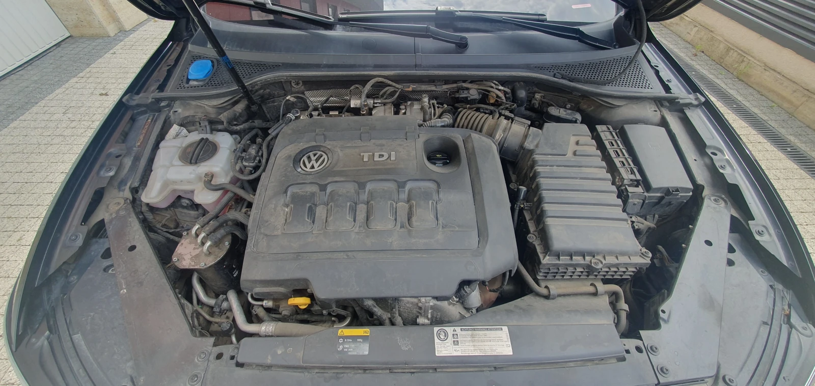 VW Passat 2.0 TDI 240к.с R-LINE - изображение 8