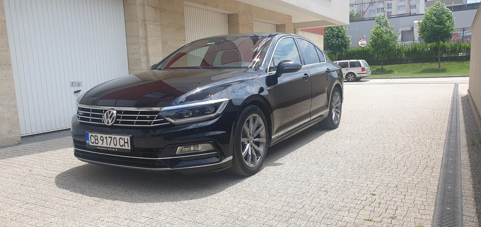 VW Passat 2.0 TDI 240к.с R-LINE - изображение 3
