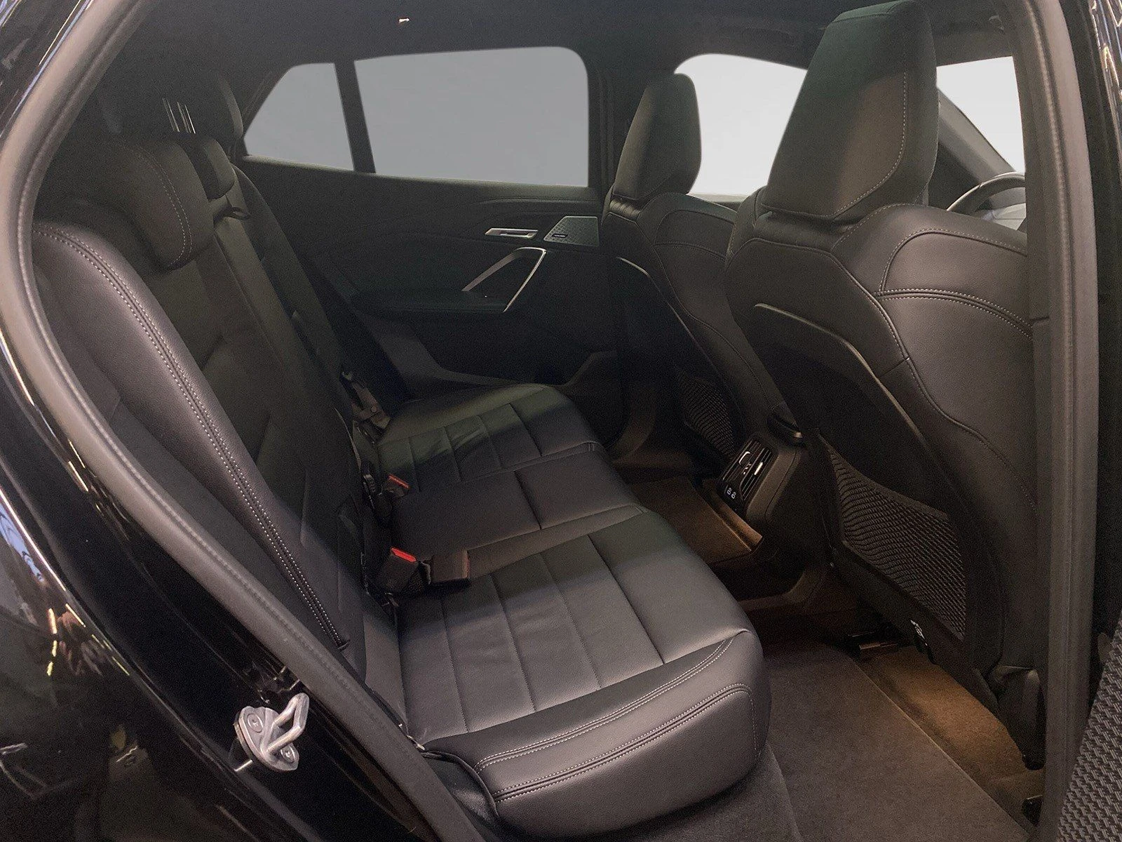 BMW iX2 xDrive30/ M-SPORT/ PANO/ H&K/ HEAD UP/ ICONIC GLOW | Mobile.bg   14