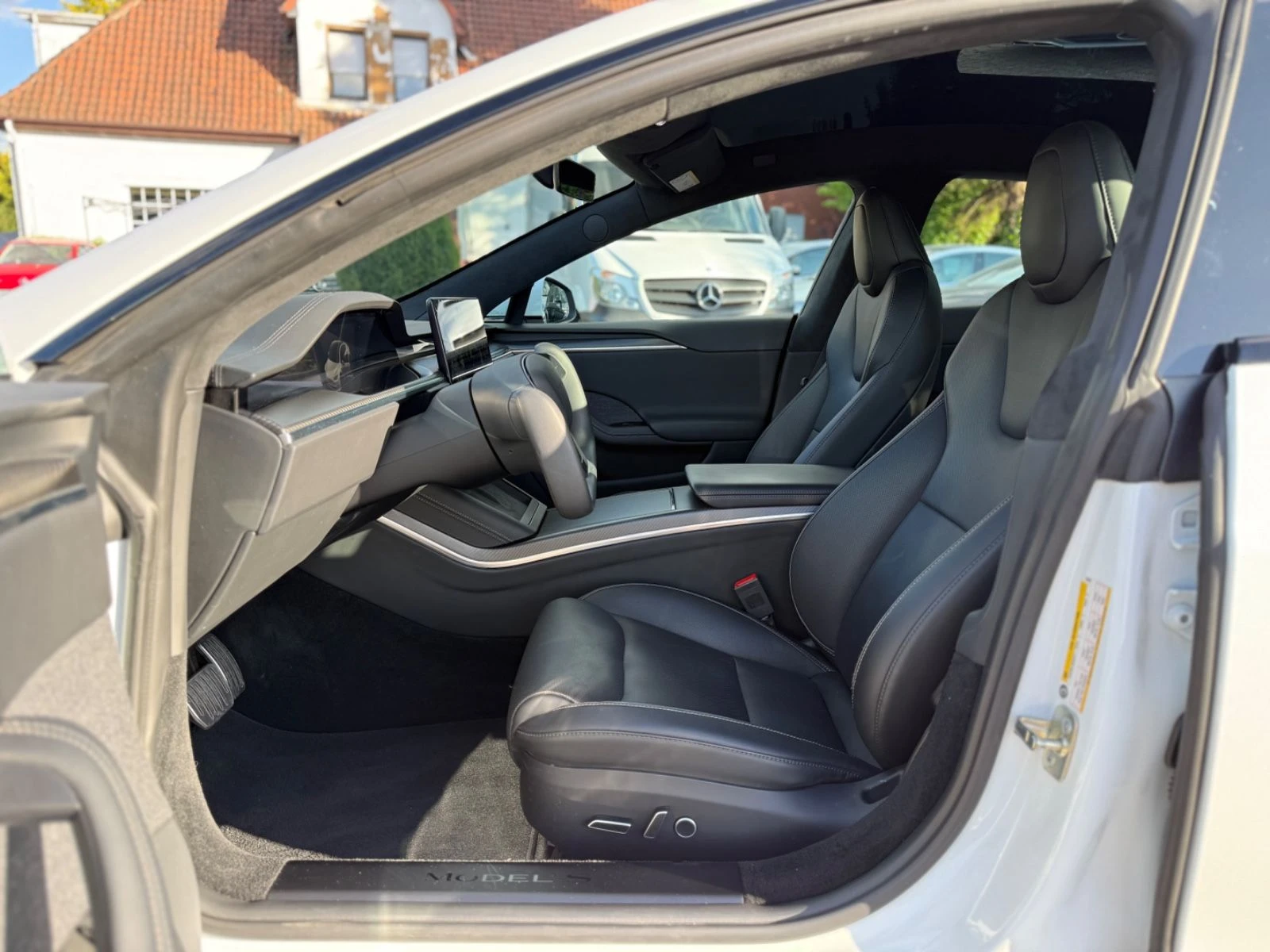 Tesla Model S PLAID/1020HP/HD/PANO/CARPLAY/LED/KLESS/360/165f - изображение 9