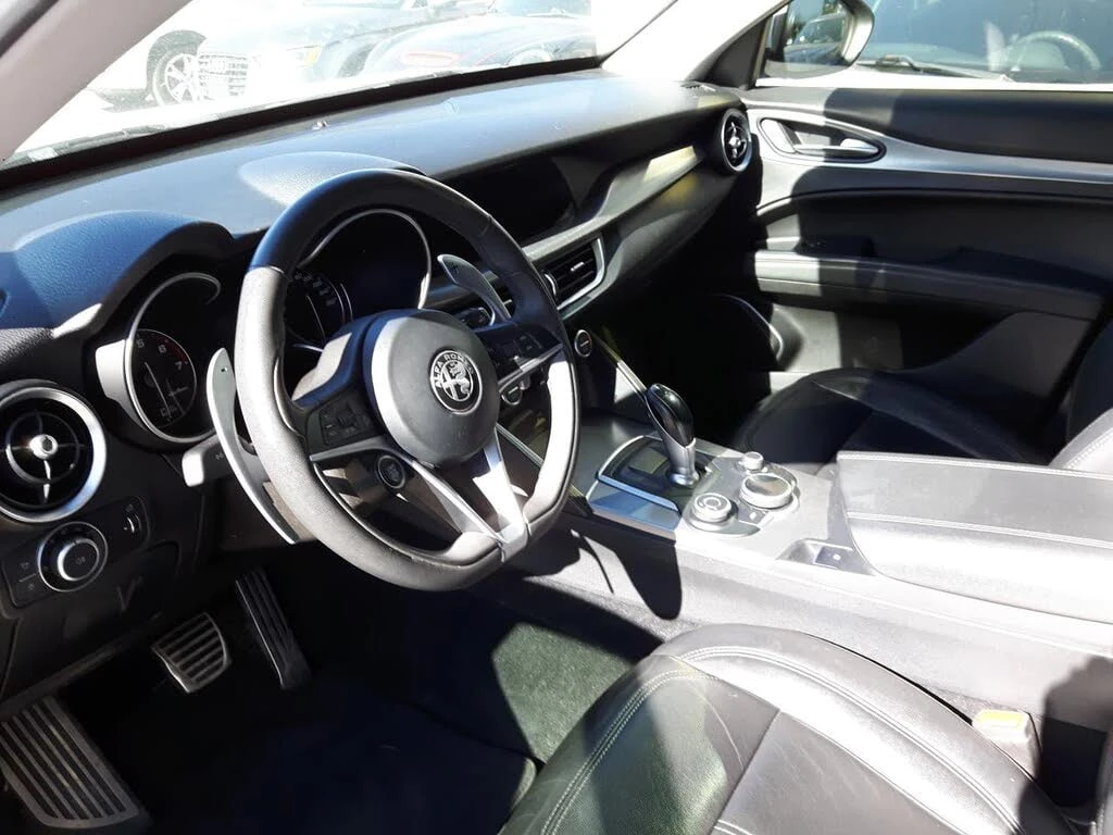 Alfa Romeo Giulia * АВТО КРЕДИТ* ЦЕНА ДО БГ * СЕРВИЗНА ИСТОРИЯ *  - изображение 8
