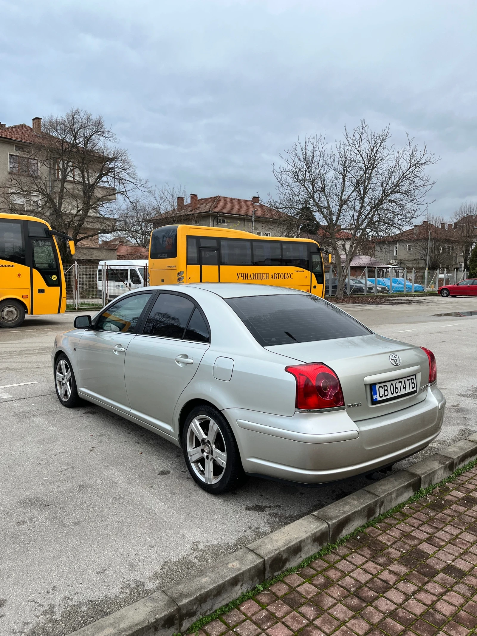 Toyota Avensis 2.2 D-4D - изображение 4