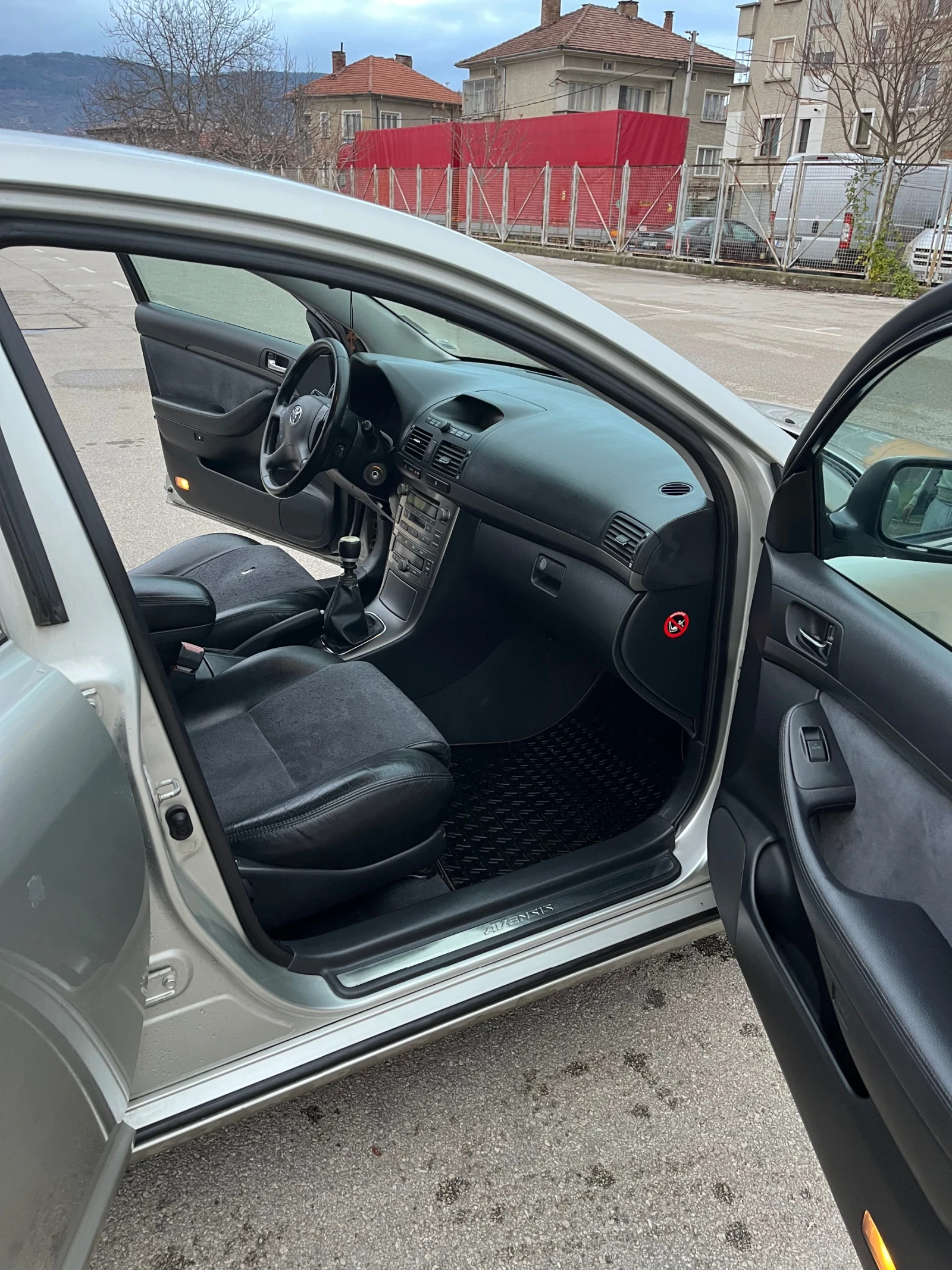 Toyota Avensis 2.2 D-4D - изображение 10