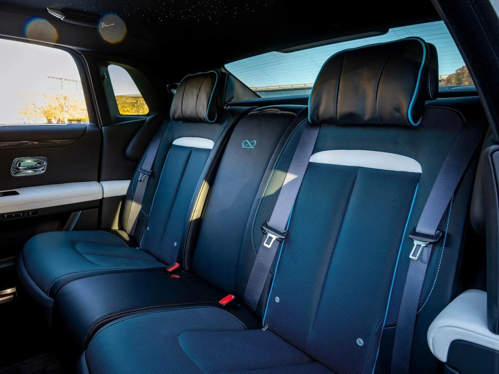 Rolls-Royce Ghost BLACK BADGE/TWO-TONE/SHOOTING STAR/ | Mobile.bg � ����������� 11