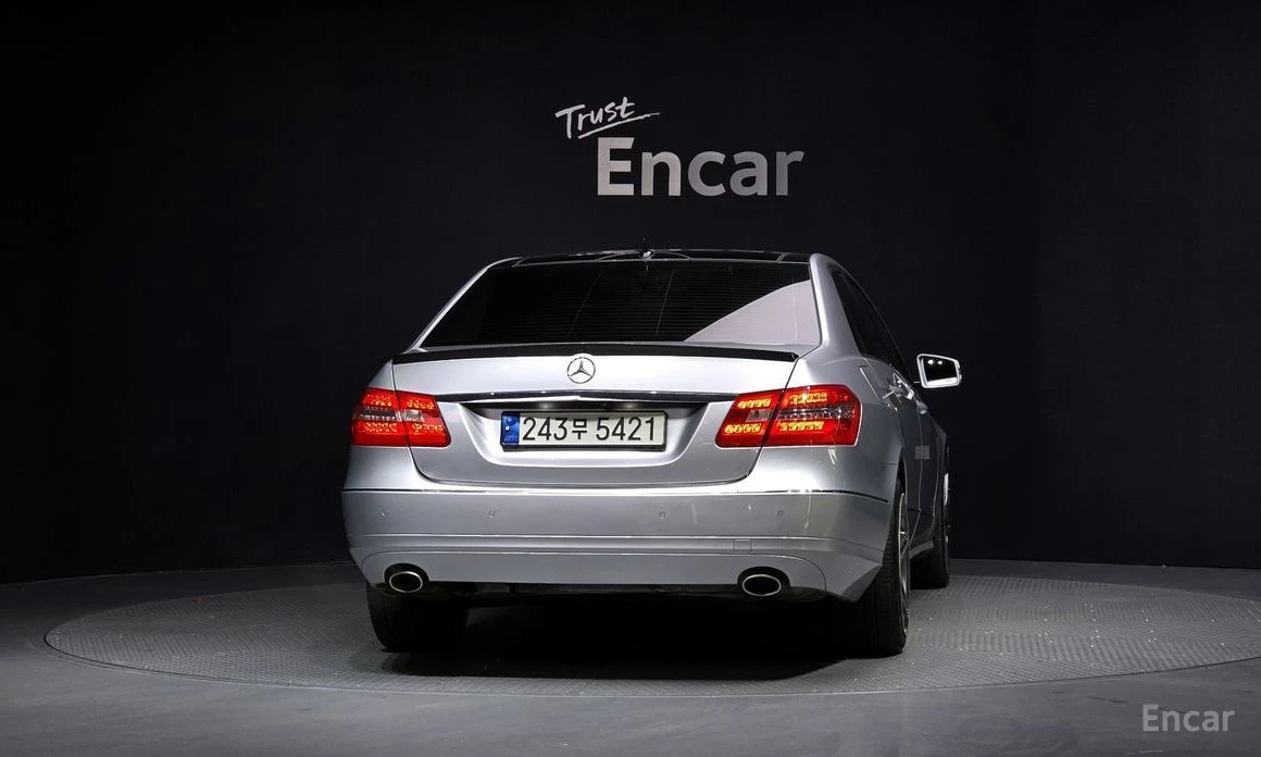 Mercedes-Benz E 350  - изображение 4