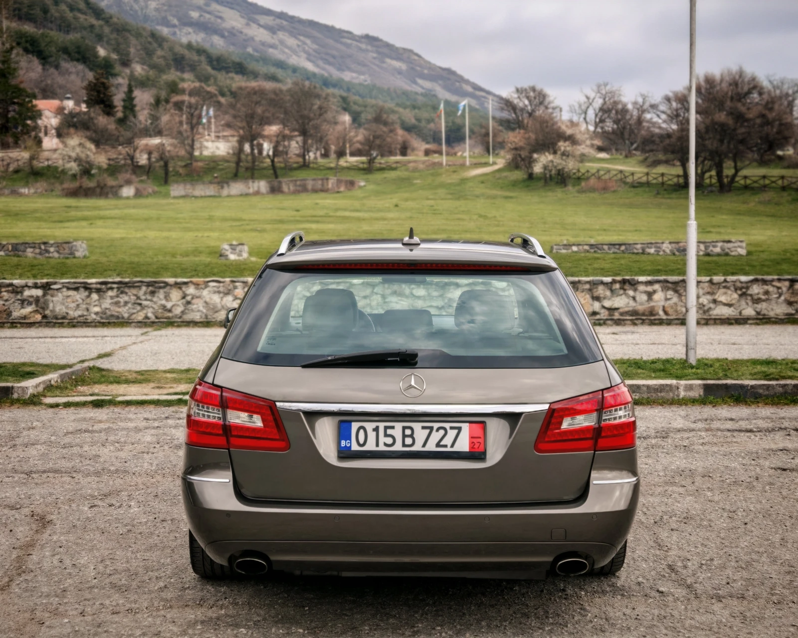 Mercedes-Benz E 350 4Matic Airmatic Distronic Масаж, снимка 6 - Автомобили и джипове - 53890282