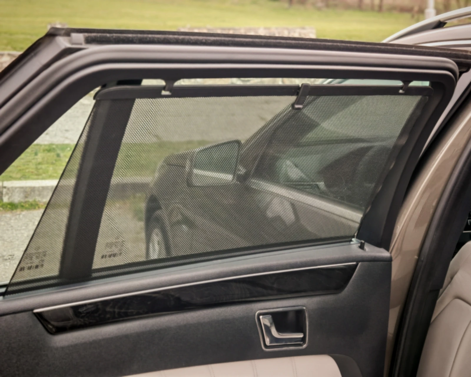 Mercedes-Benz E 350 4Matic Airmatic Distronic Масаж, снимка 14 - Автомобили и джипове - 53890282