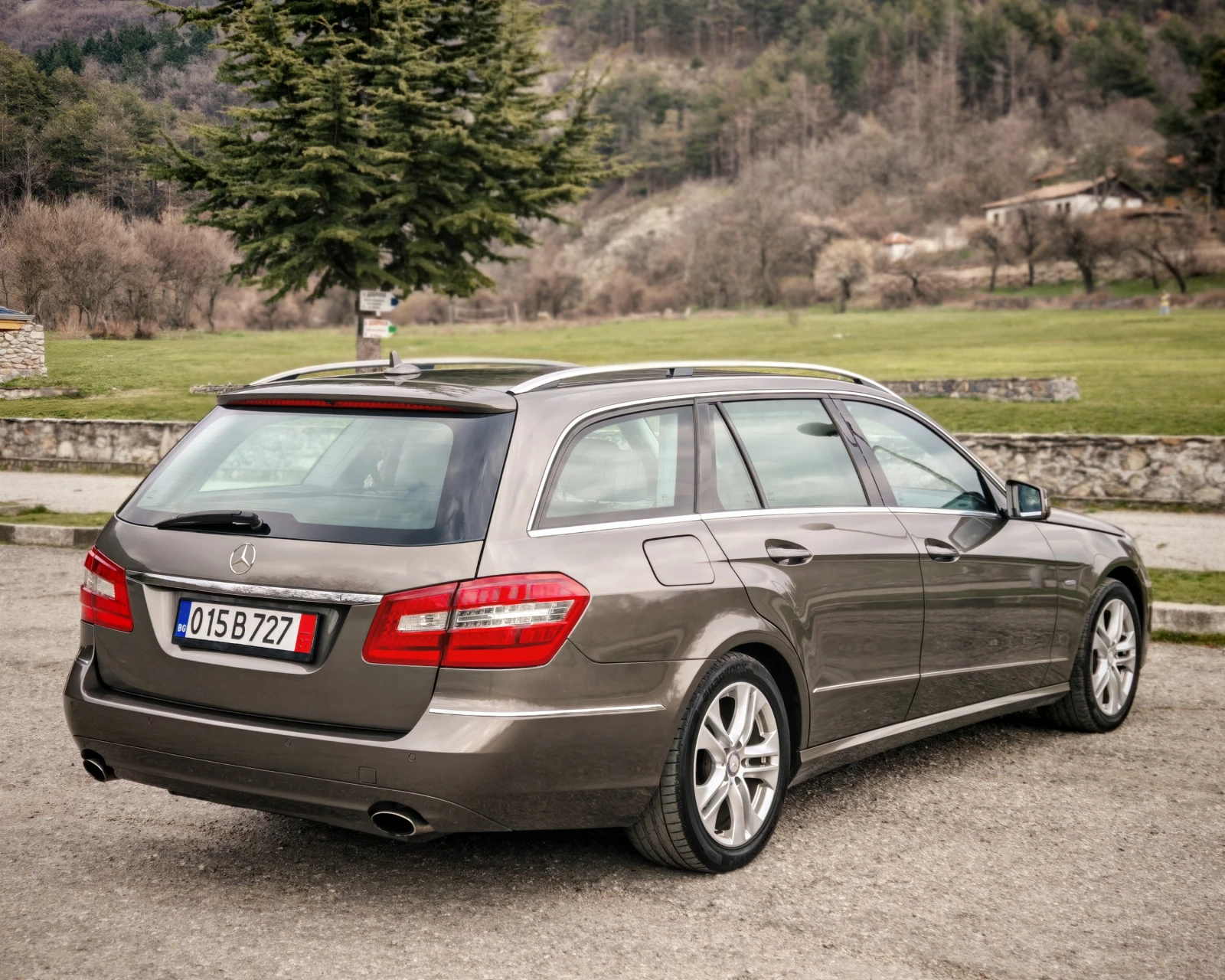 Mercedes-Benz E 350 4Matic Airmatic Distronic Масаж, снимка 5 - Автомобили и джипове - 53890282